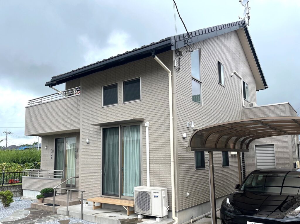 質感を変え洗練された外観に！現代的なカラーで住まいに新しい表情を